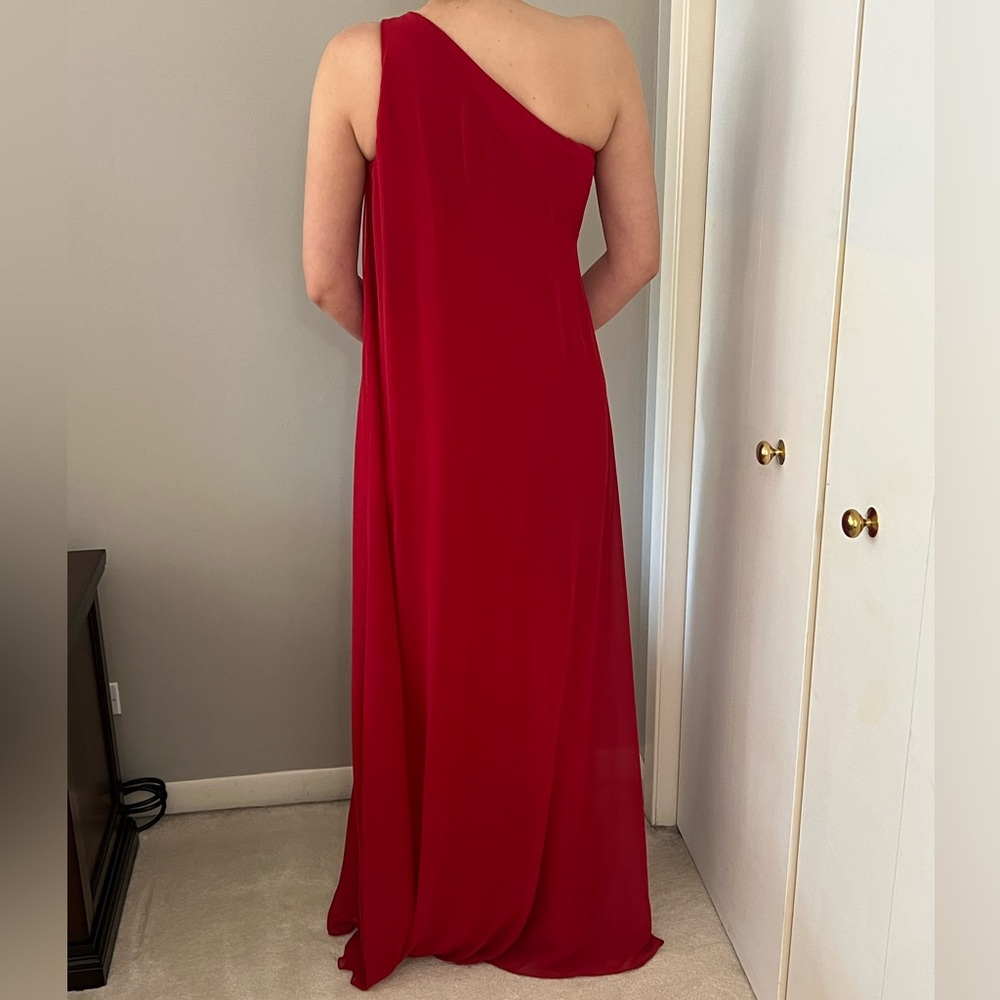 Elegant Red Evening Gown size 4 - Picture 4 of 7